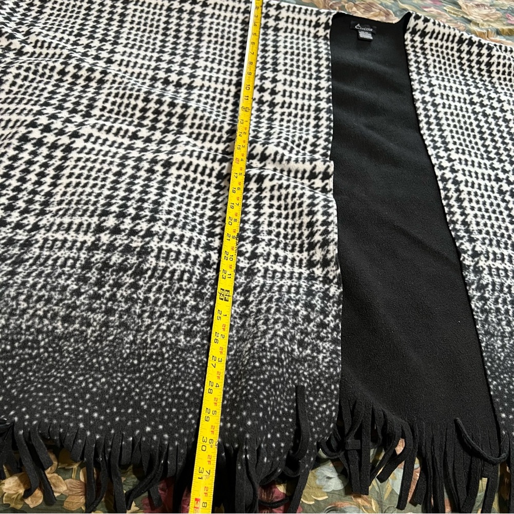 Eivissa Women’s Cape Shawl Wrap Black White Reversible Ombre One Size - Picture 10 of 13